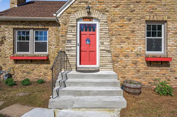 4048 17th Avenue S, Minneapolis, MN 55407