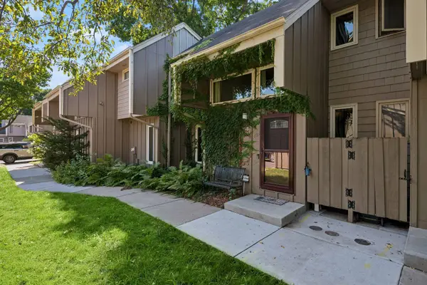 318 E 44th Street, Minneapolis, MN 55409