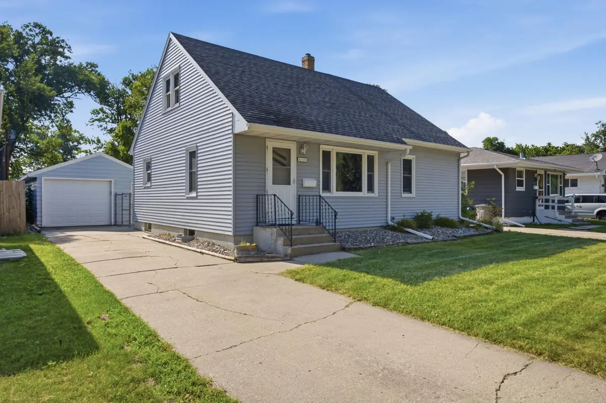 819 15th Street N, Moorhead, MN 56560 - #1