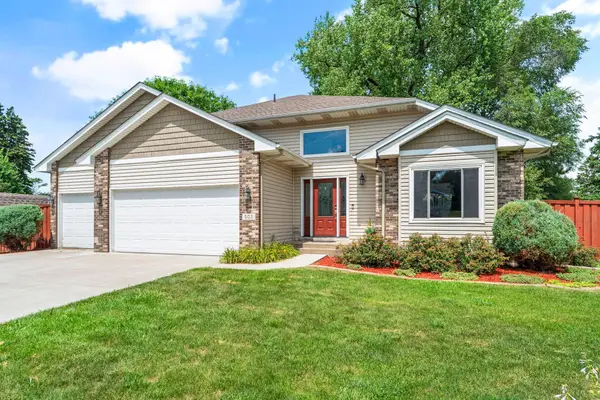 803 102nd Avenue Ne, Minneapolis, MN 55434