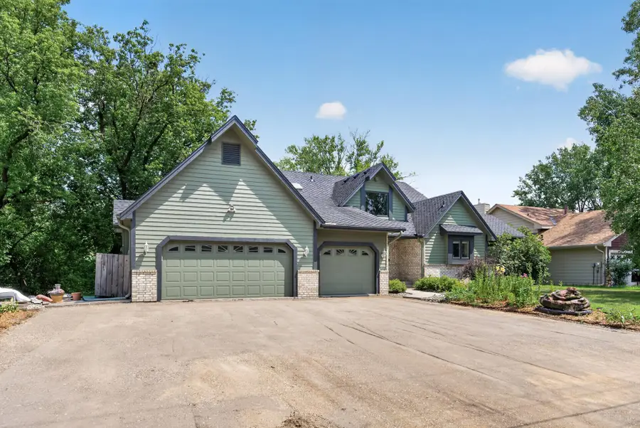 7640 Douglas Drive N, Brooklyn Park, MN 55443 - #2
