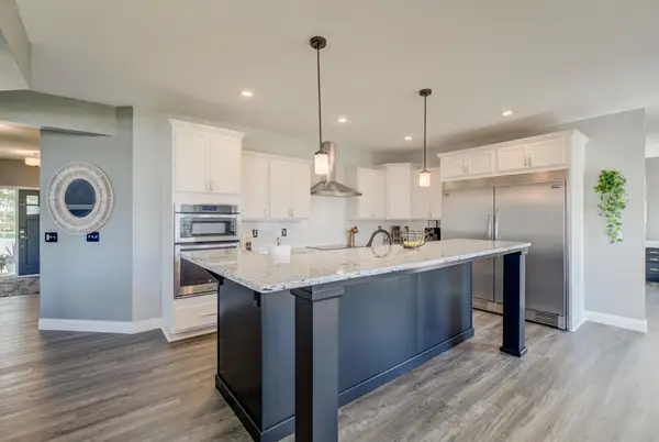 5204 Porchlight Bay, Saint Paul, MN 55129