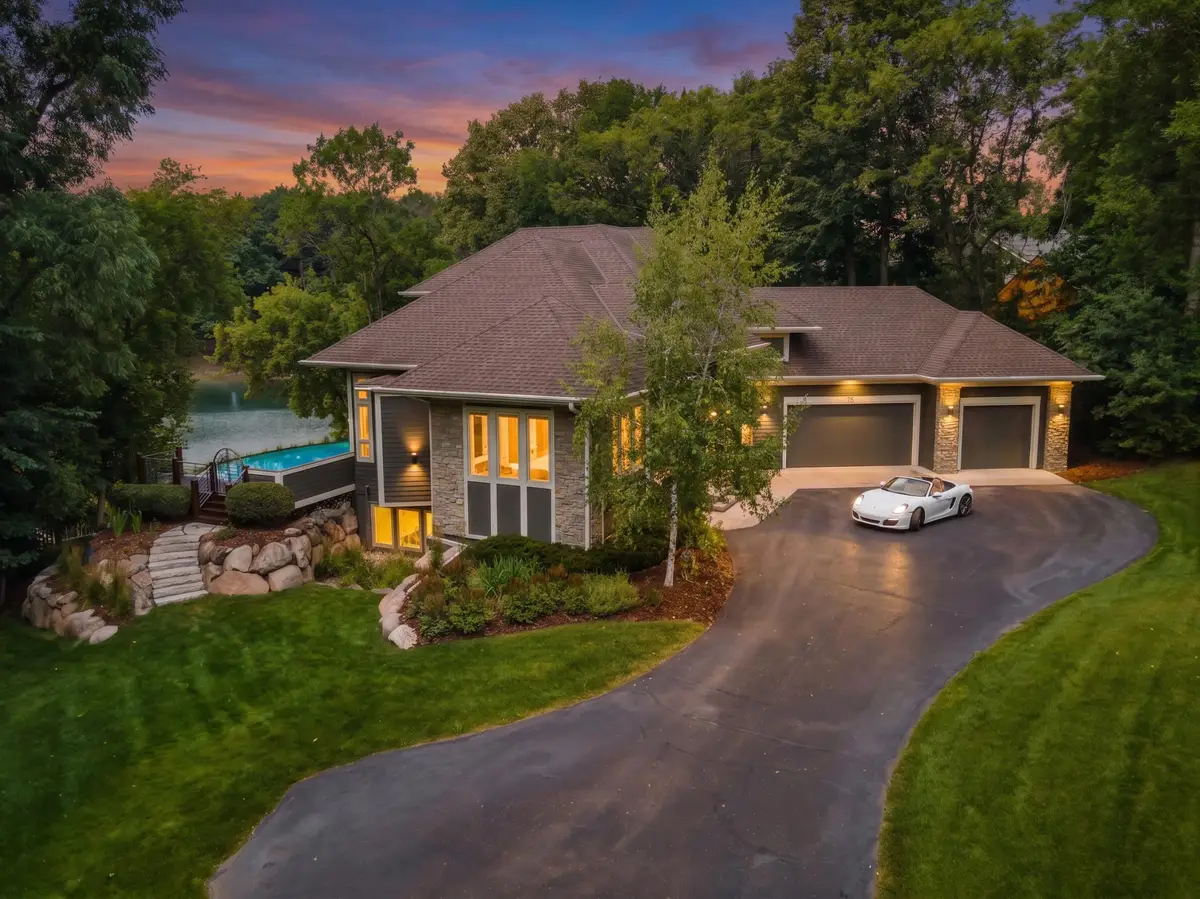 15 Queensland Lane N, Minneapolis, MN 55447 - #1