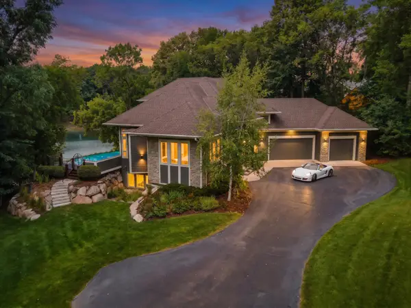 15 Queensland Lane N, Minneapolis, MN 55447