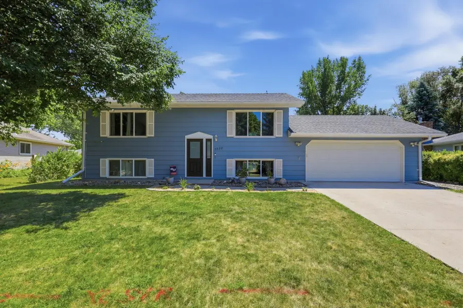 2832 Westgate Drive S, Fargo, ND 58103 - #2