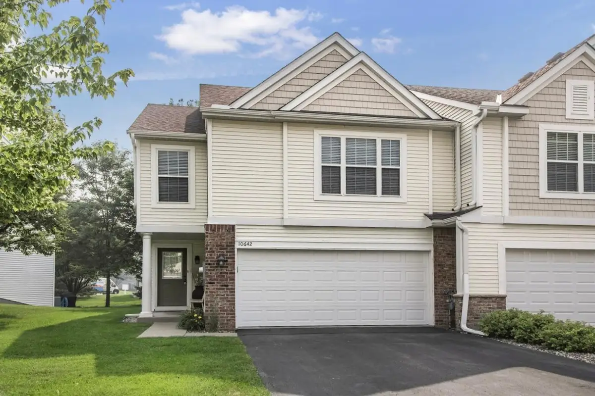 10642 Pond Curve, Woodbury, MN 55129 - #1