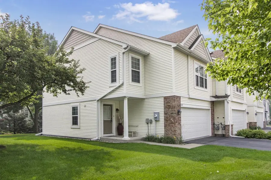 10642 Pond Curve, Woodbury, MN 55129 - #2