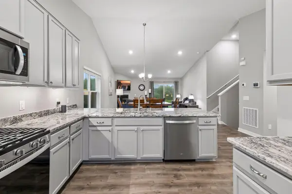 20566 Glade Avenue, Lakeville, MN 55044