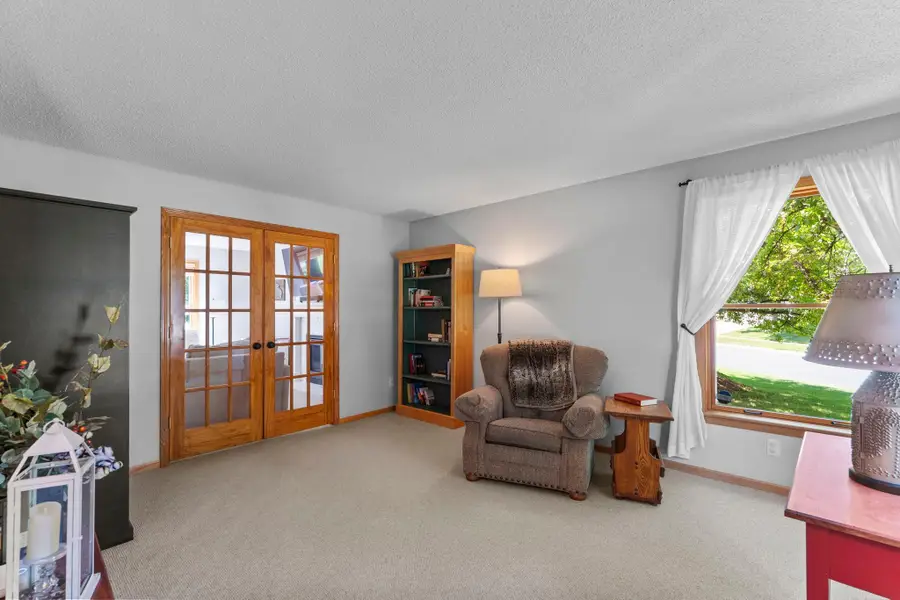 8010 Spruce Trail, Eden Prairie, MN 55347 - #3