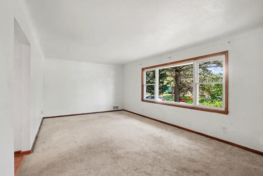 1527 Winchell Street, Saint Paul, MN 55106 - #3
