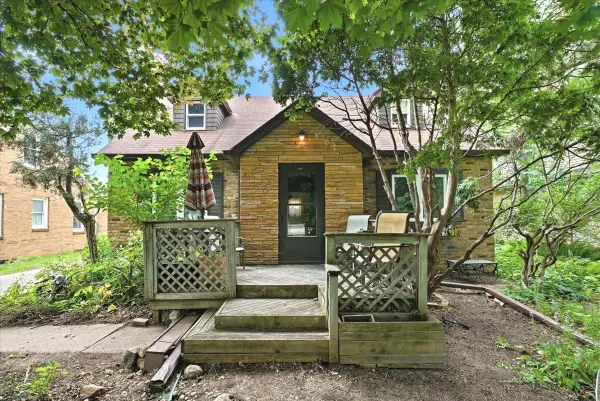 1907 Snelling Avenue N, Saint Paul, MN 55113