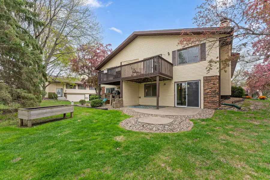 907 Heritage Court W, Saint Paul, MN 55127 - #2
