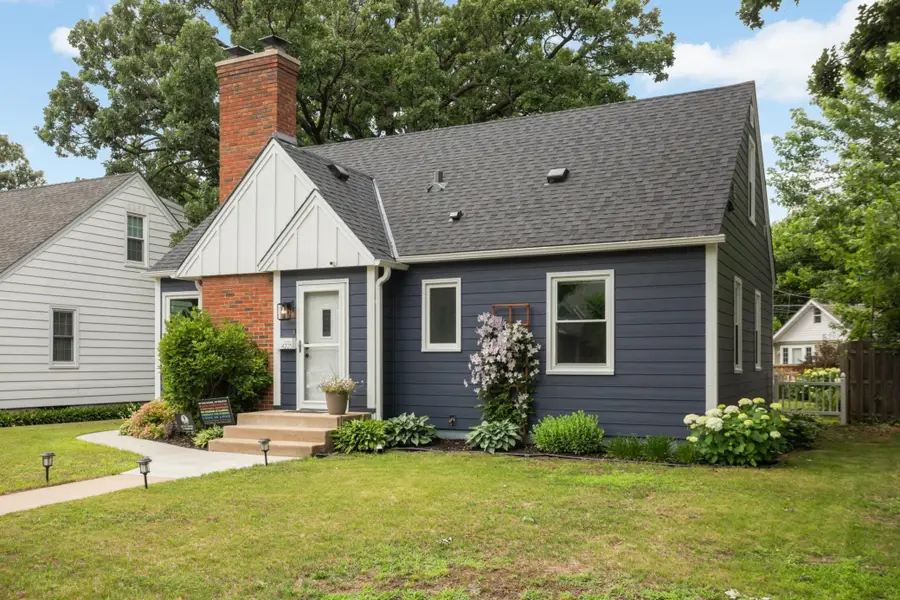 4225 Ewing Avenue N, Minneapolis, MN 55422 - #3
