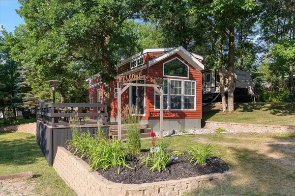 6687 & 6677 Pinetwig Drive, Pequot Lakes, MN 56472