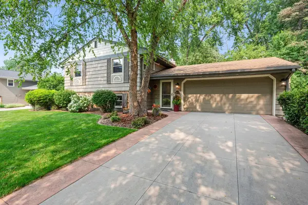 2824 Fernwood Street, Saint Paul, MN 55113