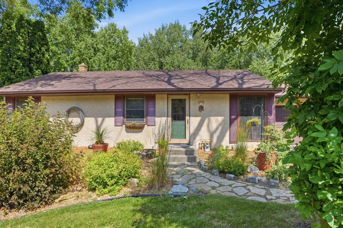 2686 Victoria Street N, Saint Paul, MN 55113 - #1