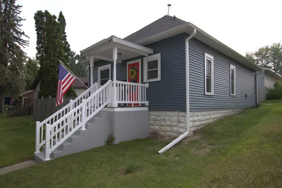 425 8th Street Ne, Staples, MN 56479 - #2