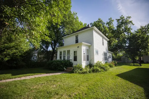 716 Lyndale Avenue, Morris, MN 56267