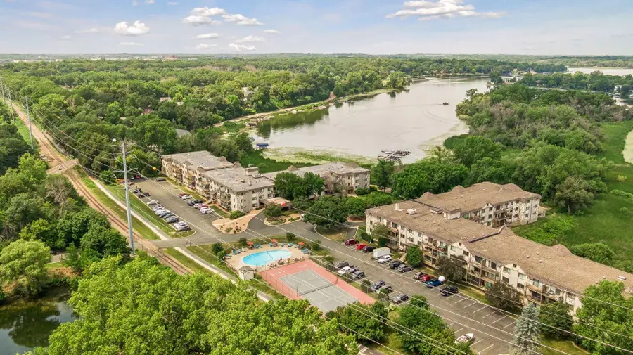 1304 W Medicine Lake Drive #320, Minneapolis, MN 55441 - #2