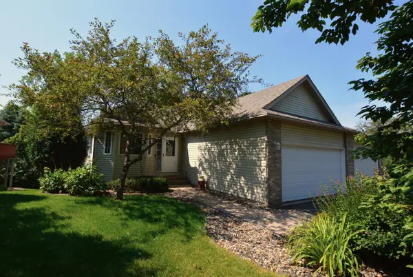 7119 48th Street N, Oakdale, MN 55128