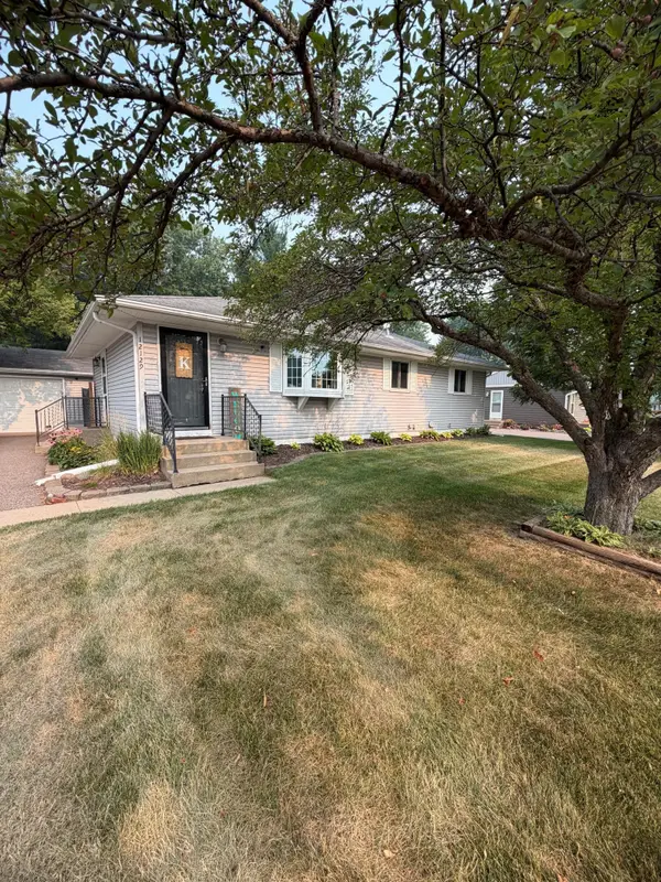 12129 Oak Park Boulevard Ne, Minneapolis, MN 55434