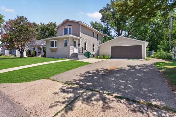 4241 Yosemite Avenue S, Minneapolis, MN 55416