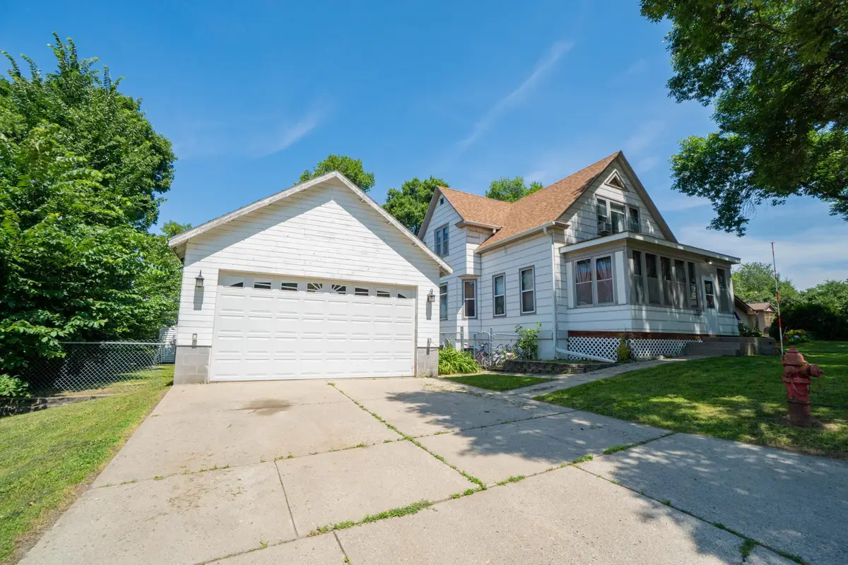 411 E Gustavus Avenue, Fergus Falls, MN 56537 - #1