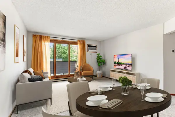 2425 E Franklin Avenue #303, Minneapolis, MN 55406