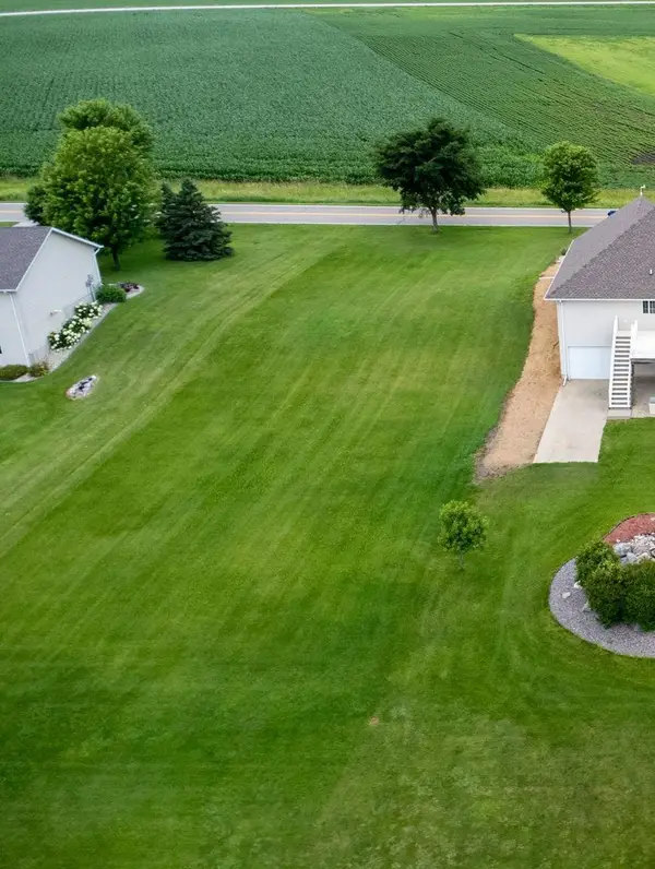 1185 Dale Street Sw, Hutchinson, MN 55350