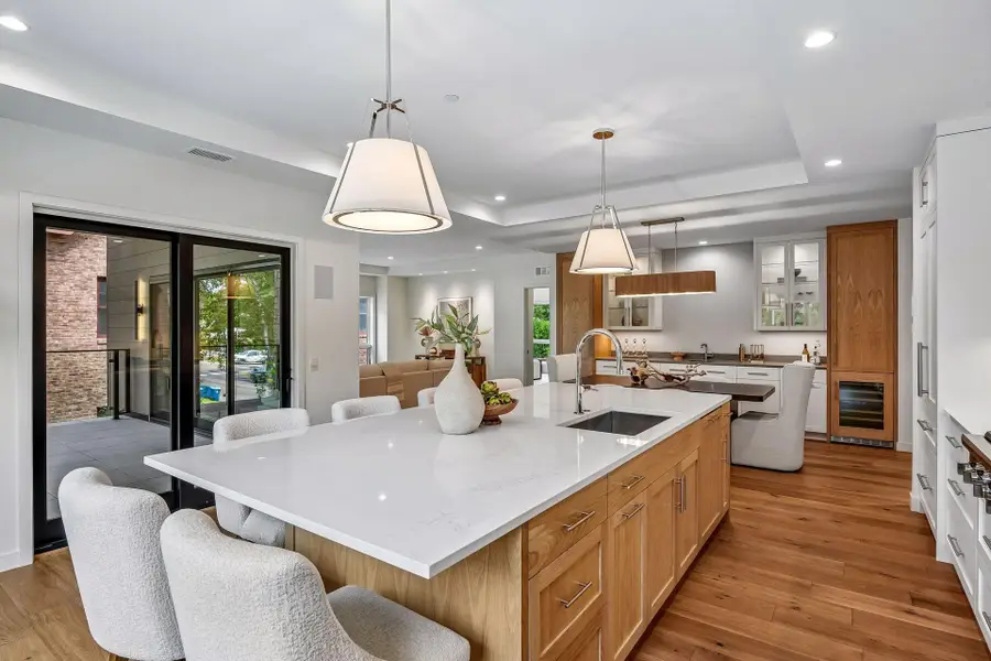 150 Broadway Avenue S #2A, Wayzata, MN 55391 - #2