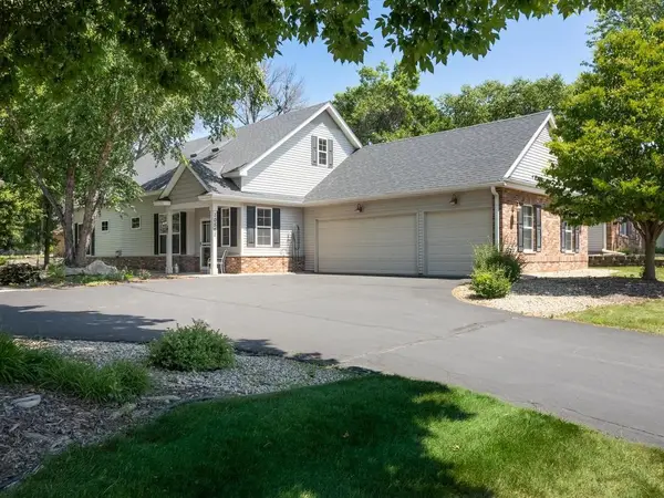10562 Mississippi Circle N, Minneapolis, MN 55443