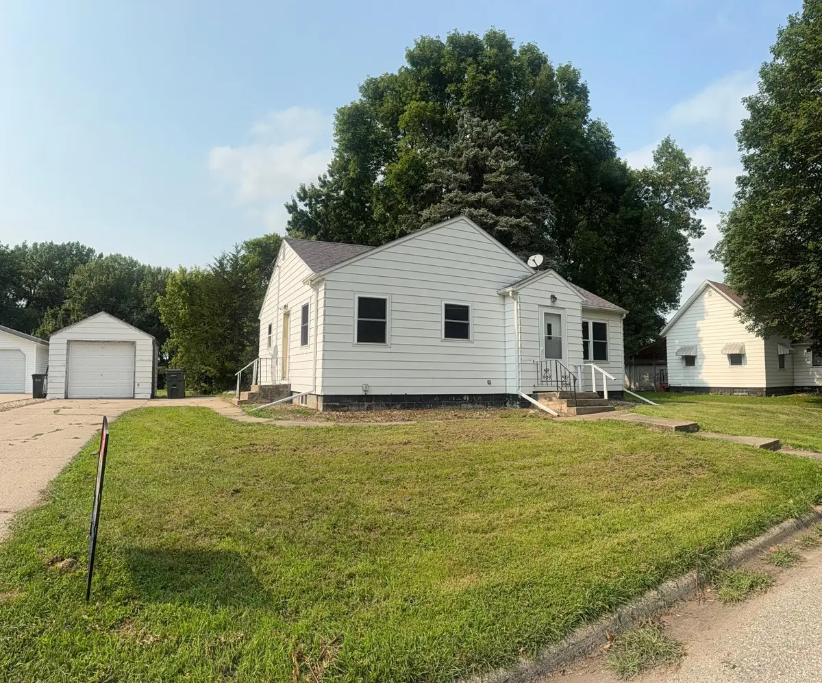 318 5th Avenue Ne, Clara City, MN 56222 - #1