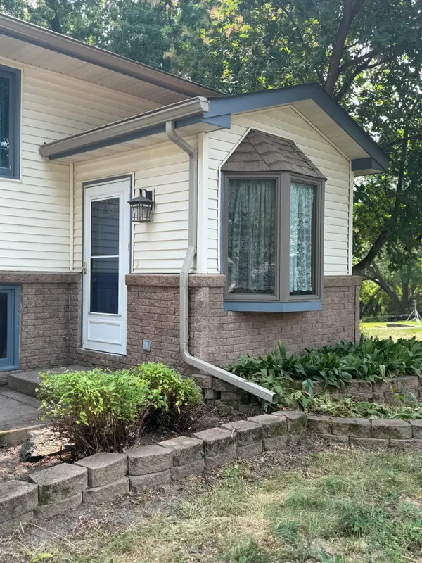 14005 38th Avenue N, Plymouth, MN 55447