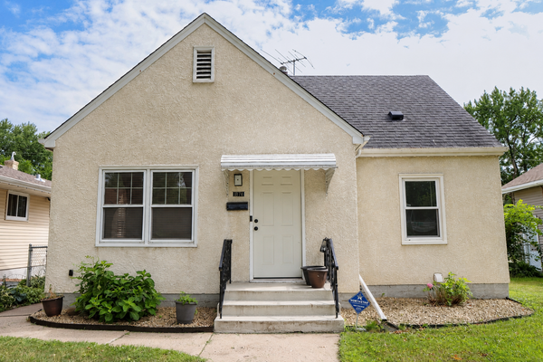 1874 Hawthorne Avenue E, Saint Paul, MN 55119
