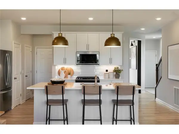 17981 Genoa Drive, Lakeville, MN 55044