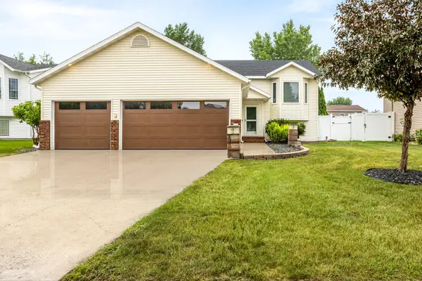 4334 45th Avenue S, Fargo, ND 58104