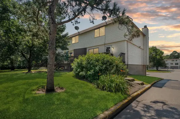 7501 62nd Court N, Minneapolis, MN 55428