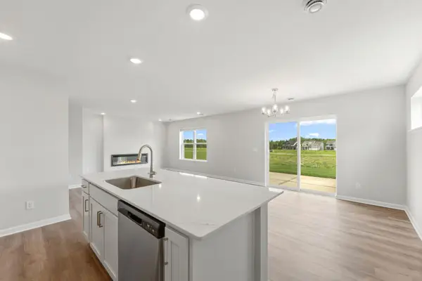 1102 Annagaire Curve, Rosemount, MN 55068