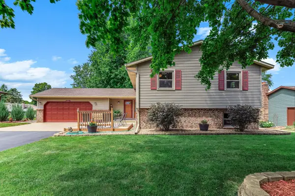 4261 Dunrovin Lane, Eagan, MN 55123