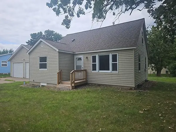 1131 80th Avenue Ne, Minneapolis, MN 55432