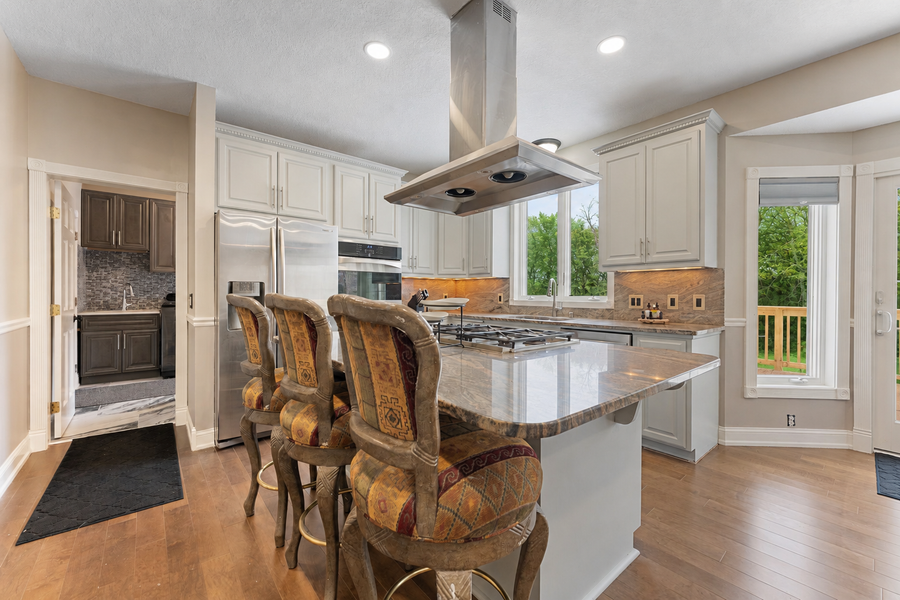 6453 Oxford Road N, Shakopee, MN 55379 - #2