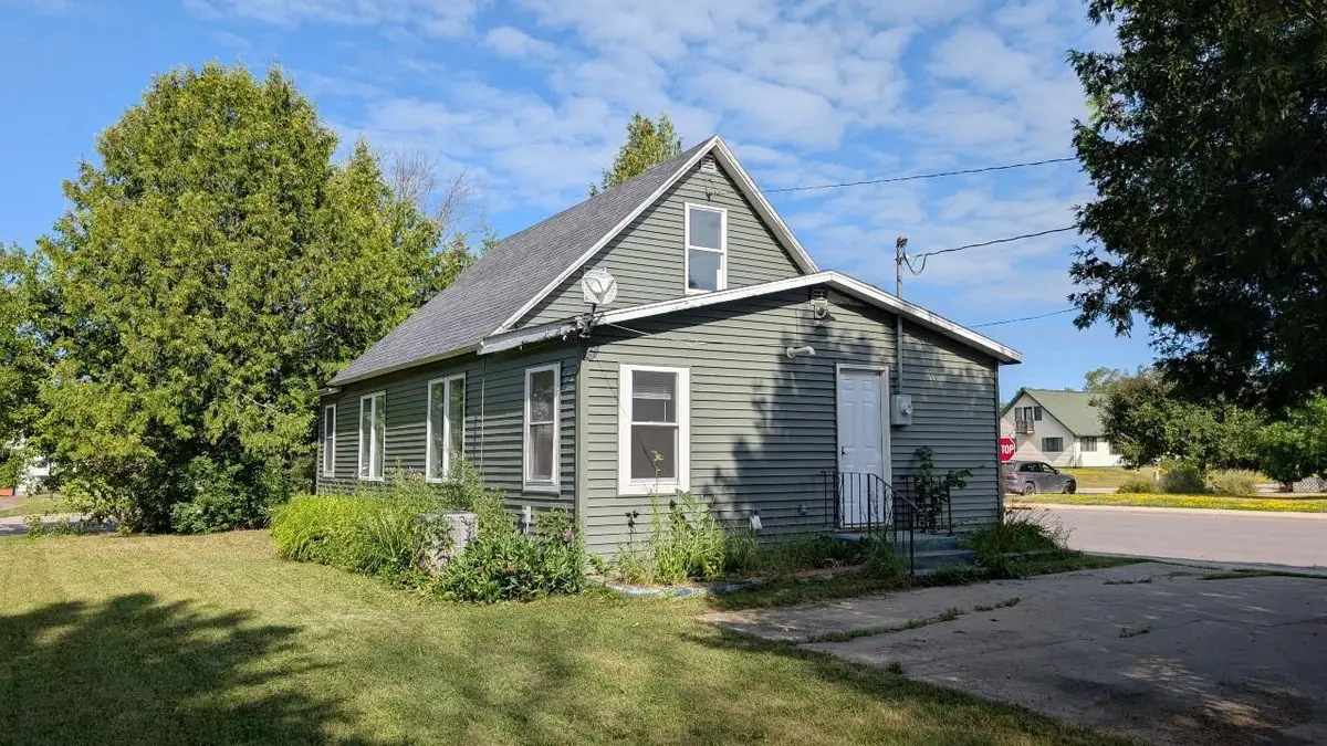 102 1st Street Sw, Cook, MN 55723 - #1