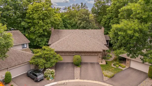 1106 Hollybrook Drive, Wayzata, MN 55391