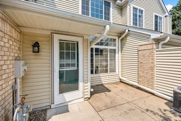15321 Greenhaven Lane #107, Burnsville, MN 55306