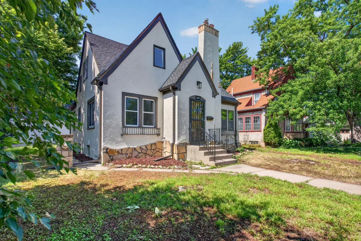 3807 Hubbard Avenue N, Robbinsdale, MN 55422 - #1