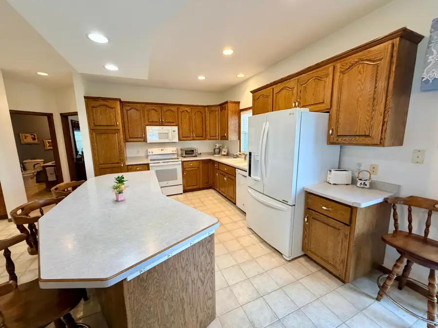 122 Lake Henry Avenue S, Melrose, MN 56352 - #3