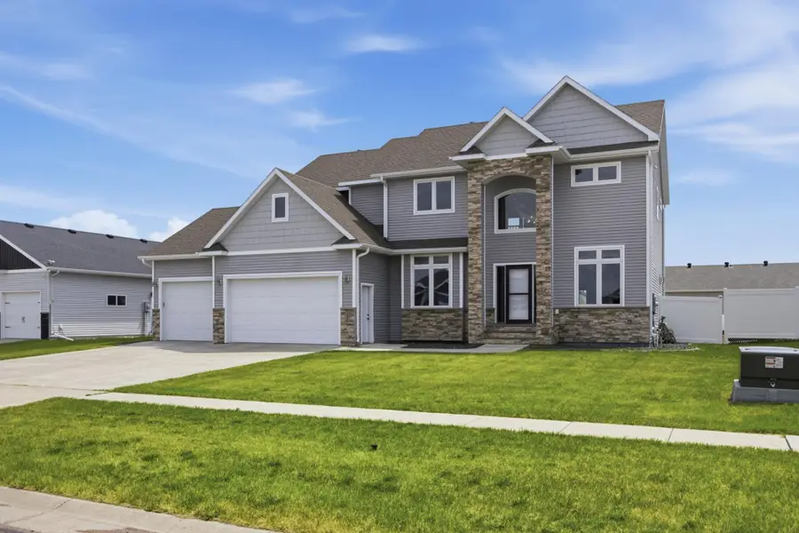 2736 70th Avenue S, Fargo, ND 58104 - #2