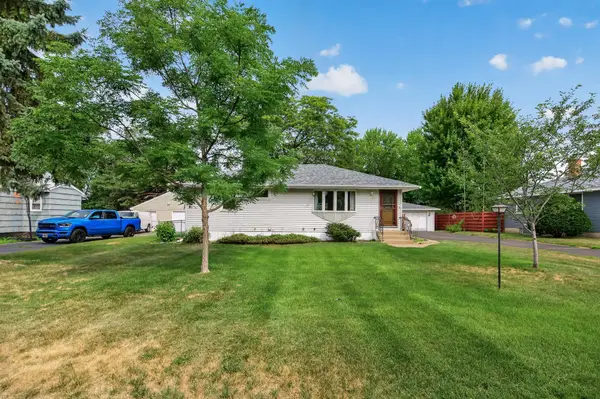 1225 Skillman Avenue E, Maplewood, MN 55109