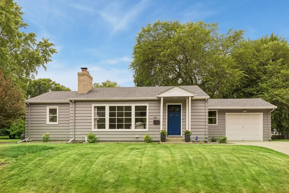 2513 Zenith Avenue N, Golden Valley, MN 55422 - #1