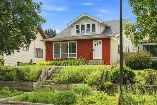 902 Hyacinth Ave E, Saint Paul, MN 55106
